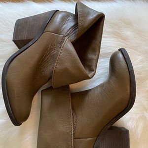 Lucky olive leather booties size 7